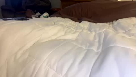 Snapshot of guyatx chatting on 10/15/25, 04:23 guyatx online show from 10/15/25, 04:23