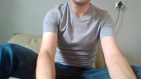 Snapshot of guyhardon chatting on 12/18/24, 10:40 Guy Hardon online show from 12/18/24, 10:40