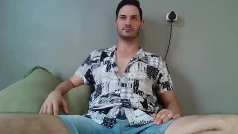 Snapshot of guyhardon chatting on 03/11/25, 02:18 Guy Hardon online show from 03/11/25, 02:18