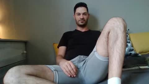 Snapshot of guyhardon chatting on 01/10/26, 08:16 Guy Hardon online show from 01/10/26, 08:16