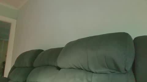 guynaked105 online show from 09/29/25, 11:48