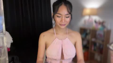 Snapshot of gwapangahas chatting on 10/14/25, 04:46 Alexa online show from 10/14/25, 04:46