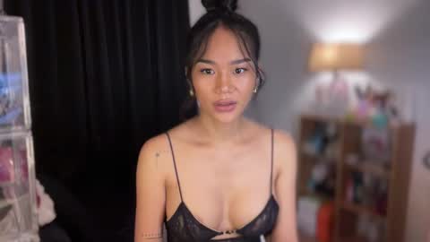 Snapshot of gwapangahas chatting on 10/14/25, 08:53 Alexa online show from 10/14/25, 08:53