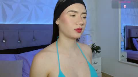 Gwen Drew online show from 10/05/25, 12:47