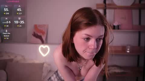 Snapshot of gwendatortoriello chatting on 05/30/26, 11:18 Hello everyone Im May online show from 05/30/26, 11:18