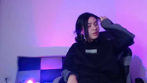 gwenhazel online show from 11/26/25, 11:22