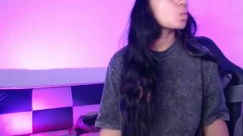 gwenhazel online show from 11/29/25, 11:24