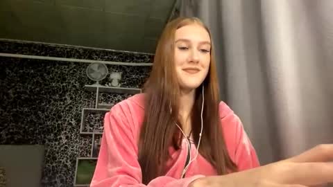 Gwen online show from 09/21/25, 07:15
