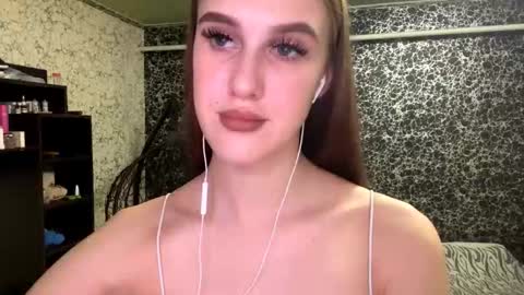 Gwen online show from 10/20/25, 08:20