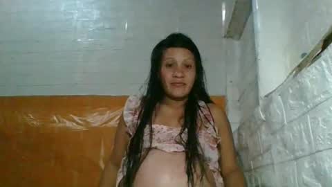 Snapshot of gwenn24 chatting on 06/05/26, 04:52 gwenn24 online show from 06/05/26, 04:52