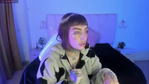 gyal_8_ online show from 12/23/25, 03:37