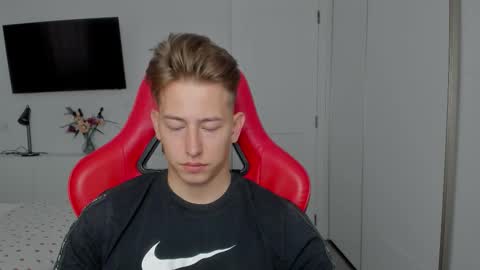 Oliver online show from 10/12/25, 02:16