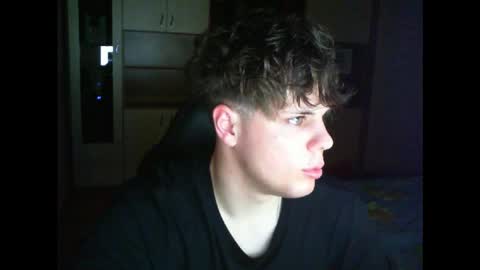 Snapshot of gymguy0505 chatting on 12/22/25, 11:13 gymguy0505 online show from 12/22/25, 11:13