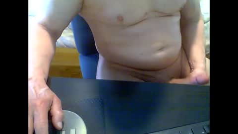 Snapshot of gymratt01 chatting on 02/11/25, 04:56 gymratt01 online show from 02/11/25, 04:56