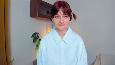 Kelly  Lilly online show from 09/09/25, 06:40