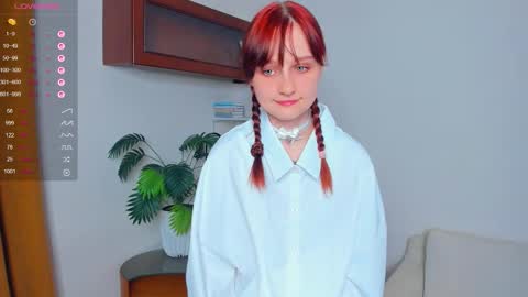 Kelly  Lilly online show from 09/20/25, 06:53