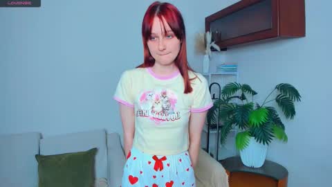 Kelly  Lilly online show from 11/07/25, 06:41