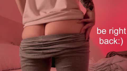 Snapshot of h2h0e chatting on 01/05/25, 06:56 Lana online show from 01/05/25, 06:56