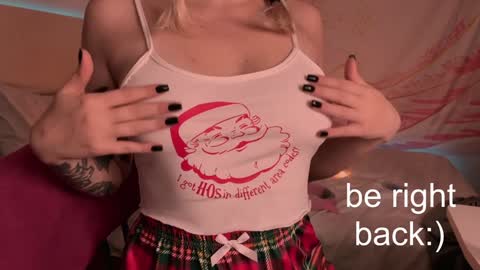 Snapshot of h2h0e chatting on 02/01/25, 08:47 Lana online show from 02/01/25, 08:47