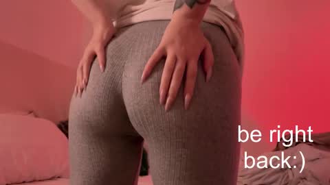 Snapshot of h2h0e chatting on 02/16/25, 07:05 Lana online show from 02/16/25, 07:05