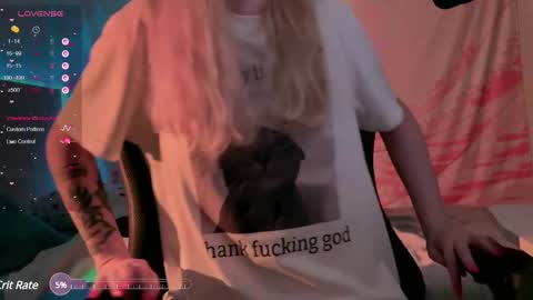 Snapshot of h2h0e chatting on 02/21/25, 10:04 Lana online show from 02/21/25, 10:04