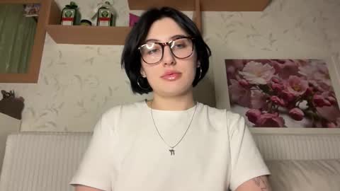 Helga online show from 10/27/25, 05:06