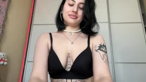Snapshot of h3l9a_pataki chatting on 06/01/26, 02:30 Helga online show from 06/01/26, 02:30