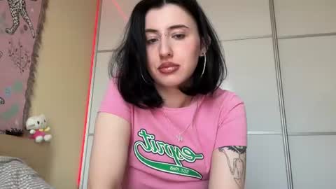 Snapshot of h3l9a_pataki chatting on 06/25/26, 04:22 Helga online show from 06/25/26, 04:22