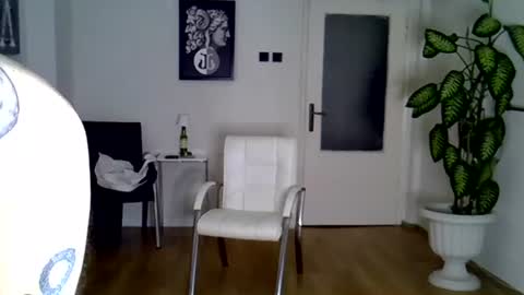 Snapshot of h_blackwood chatting on 06/11/26, 06:39 H. Blackwood online show from 06/11/26, 06:39