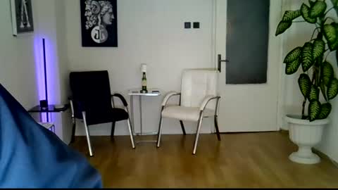 Snapshot of h_blackwood chatting on 07/13/26, 07:05 H. Blackwood online show from 07/13/26, 07:05