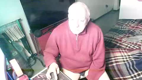 hacknoob62 online show from 11/24/25, 06:40