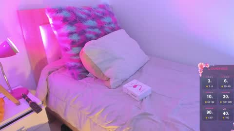 Hadid online show from 04/21/26, 08:01