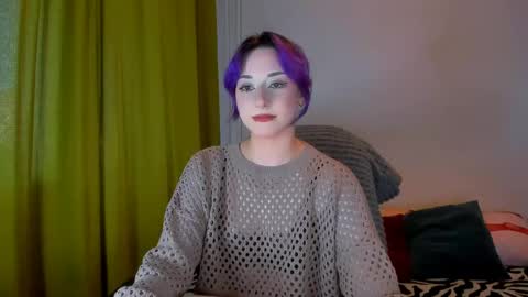 Snapshot of hadley_mills chatting on 06/07/26, 05:06 hadley online show from 06/07/26, 05:06