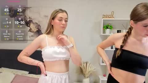 Hi Im Rebecca Glad to see you in my room  PVT is open online show from 09/23/25, 03:04