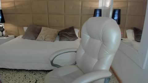 hailey online show from 02/13/25, 06:27