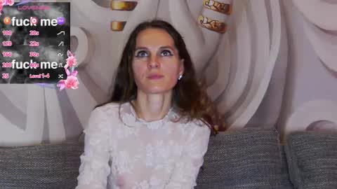 HaileyPeach online show from 11/05/25, 06:52