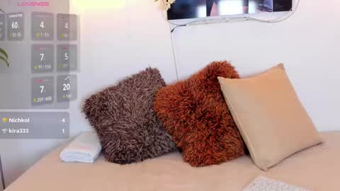 Hailey Thompson online show from 11/08/25, 10:52