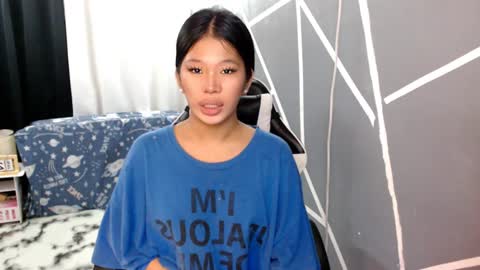 Snapshot of hailey_west01 chatting on 12/14/24, 02:23 hailey online show from 12/14/24, 02:23