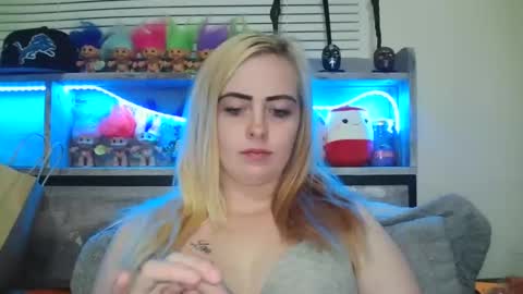 Hailey and d online show from 12/09/24, 12:34