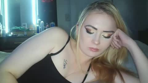 Hailey and d online show from 02/05/25, 07:18