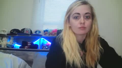 Hailey and d online show from 03/03/25, 11:24