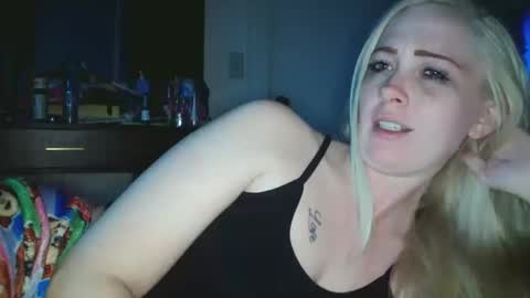 Hailey and d online show from 10/16/25, 07:42