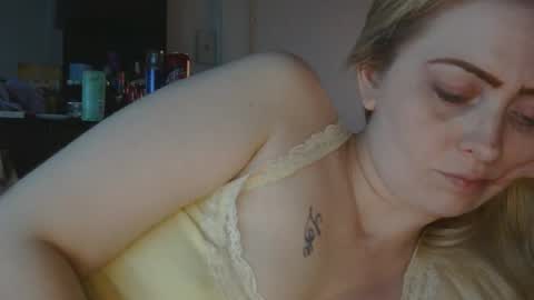 Hailey and d online show from 03/06/26, 09:50