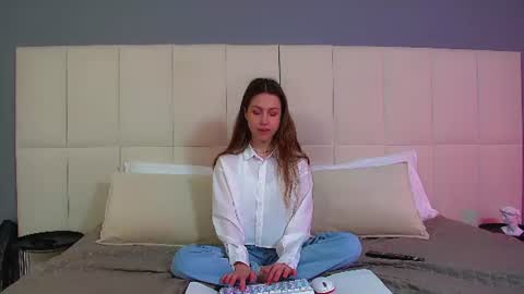 Hailey online show from 06/28/26, 06:19