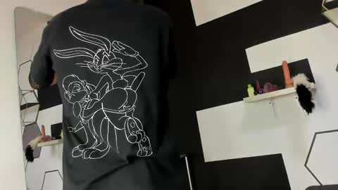 haileycat_ online show from 12/30/24, 11:17