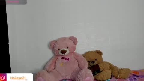 Hailey online show from 04/11/26, 11:42