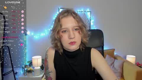 Hailey online show from 09/28/25, 08:52