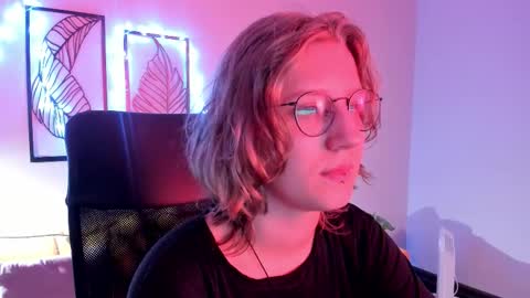 Hailey online show from 11/17/25, 09:04