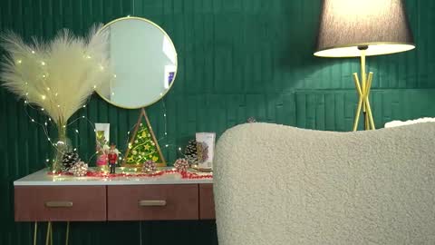 Hailey online show from 12/18/25, 04:29