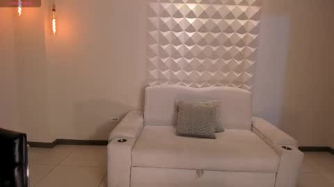 Hailey online show from 03/18/26, 11:57